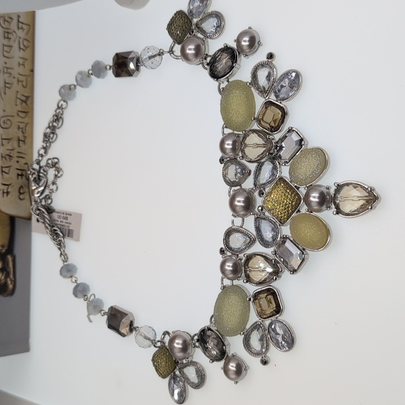 NWT Chicos Perry Bib Necklace Statement Yellow Pearls Clear Gemstones Silver - Picture 4 of 6